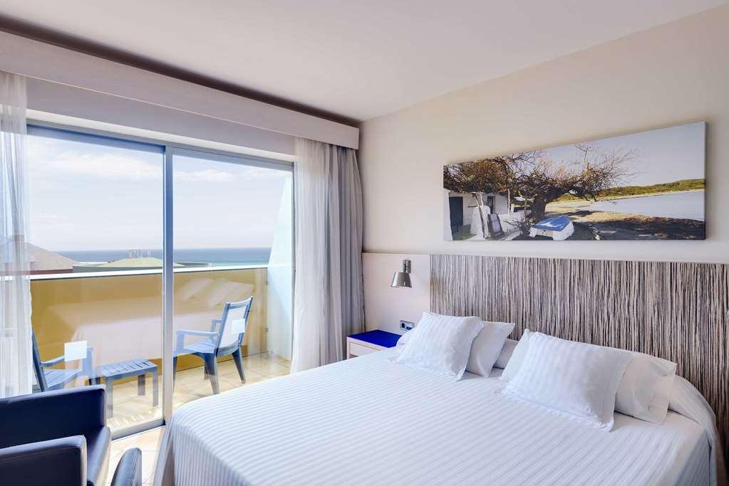 Hotel Occidental Menorca (Adults Only) Punta Prima  Camera foto