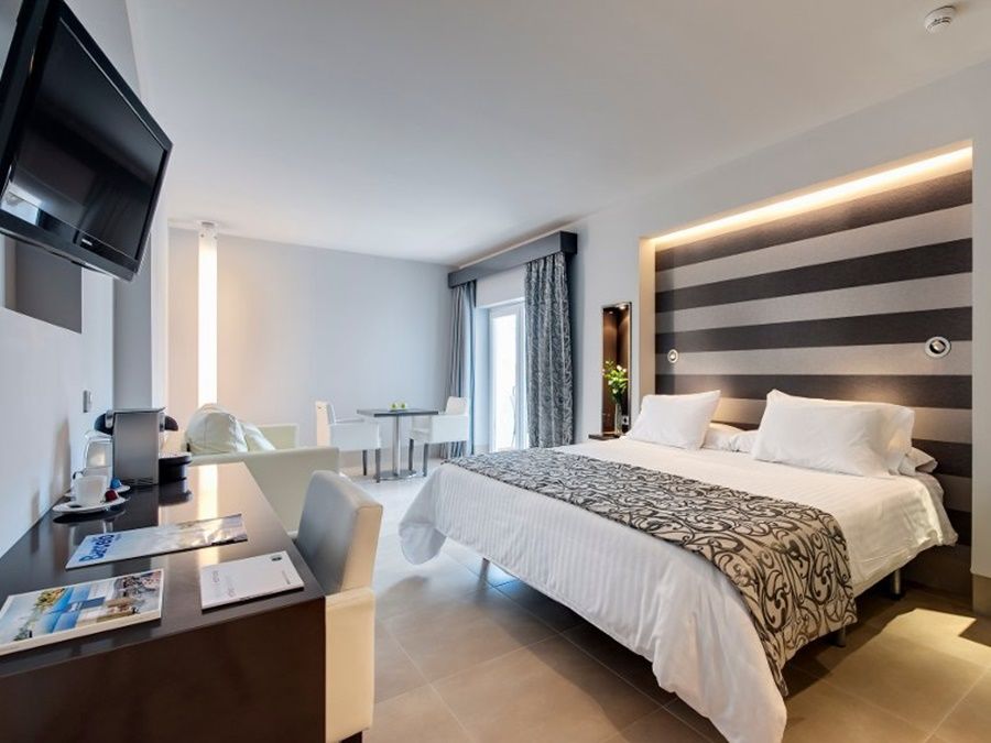 Hotel Occidental Menorca (Adults Only) Punta Prima  Esterno foto